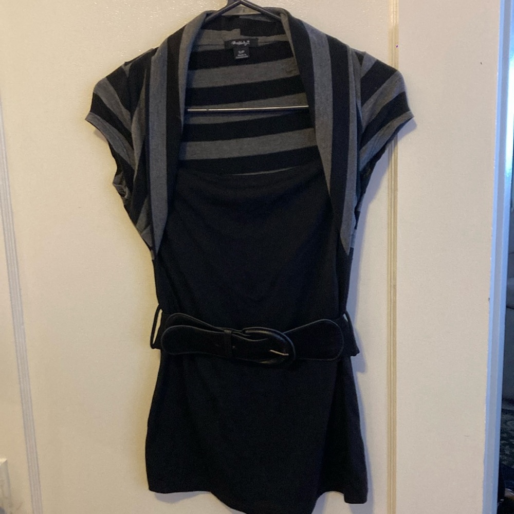 Knit top with belt